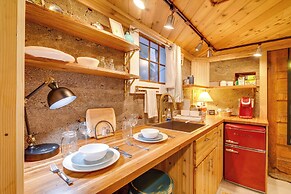 Explore CU! Unique Studio w/ Private Courtyard