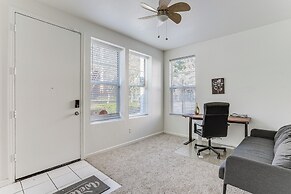 Walk to Bart Station: Richmond Townhome w/ Balcony