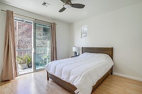 Walk to Bart Station: Richmond Townhome w/ Balcony