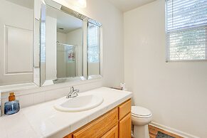 Walk to Bart Station: Richmond Townhome w/ Balcony