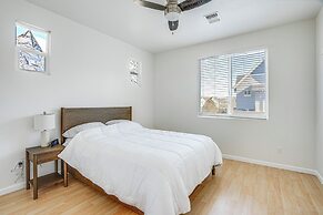 Walk to Bart Station: Richmond Townhome w/ Balcony