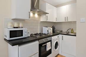 Edinburgh Charming City View Apartment With Modern Comforts
