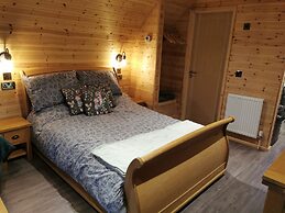Lodge 2
