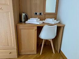 HC HOTEL GARNI ROOM AND APARTMENT
