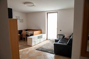 HC HOTEL GARNI ROOM AND APARTMENT