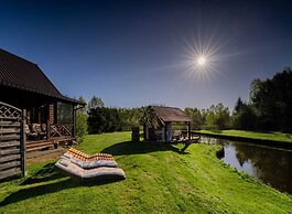 Holiday Home With Sauna, Jacuzzi, Private Pond