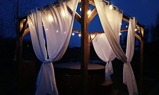 Large Holiday Home, Sauna, Jacuzzi, Salt Cave