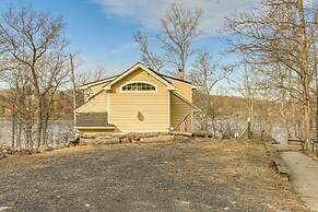 Year-round Fun in Monroe! Lakefront Family Home