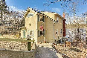 Year-round Fun in Monroe! Lakefront Family Home