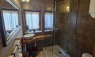Comfortable Holiday Home With Sauna and Jacuzzi