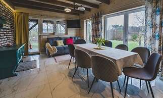Large Holiday Home, Jacuzzi, Sauna, Salt Cave