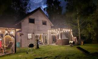 Large Holiday Home, Jacuzzi, Sauna, Salt Cave