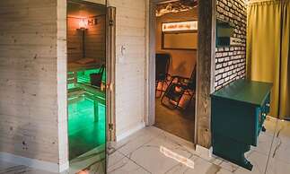 Large Holiday Home, Jacuzzi, Sauna, Salt Cave