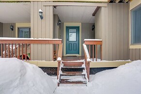 Walk to Golf Course! Clymer Summer Escape w/ Deck