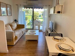 Apartment With Garden and Pool Access