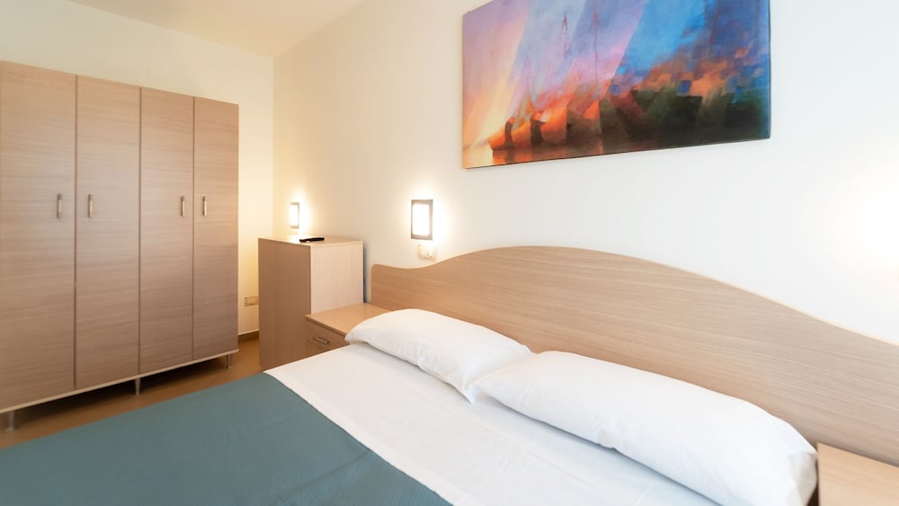 Anchise Mare Holiday Apartments