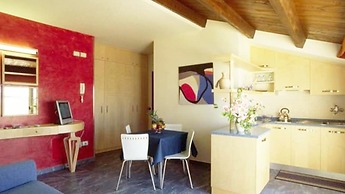 Anchise Mare Holiday Apartments