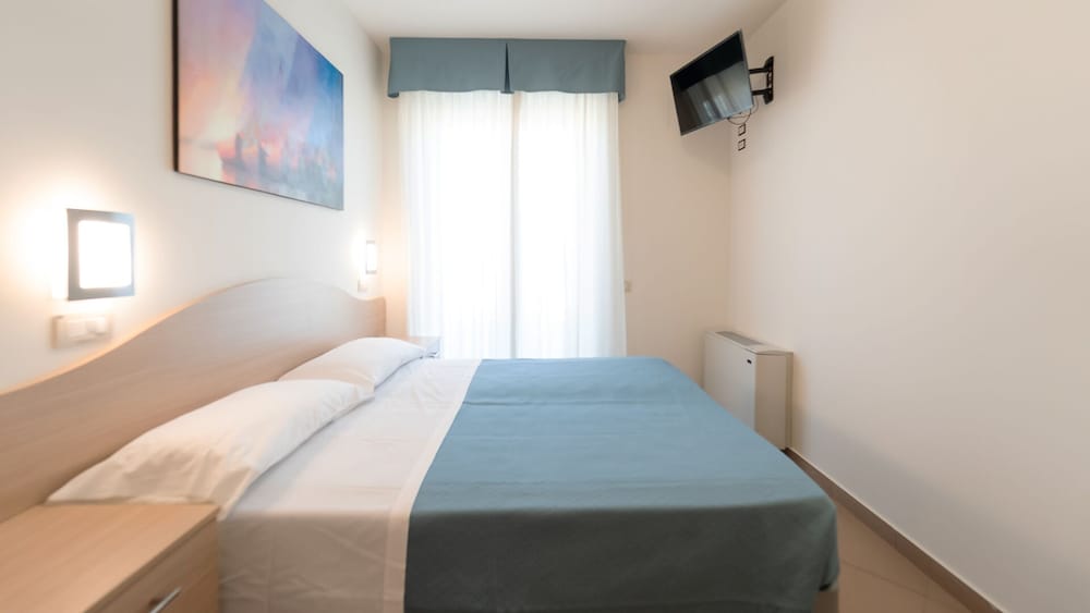 Anchise Mare Holiday Apartments
