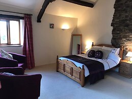 16th Century Devon Longhouse, Stunning Views