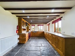 16th Century Devon Longhouse, Stunning Views