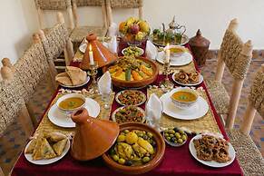 riad la joie