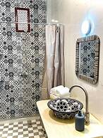 riad la joie