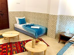 riad la joie