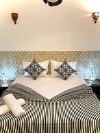 riad la joie