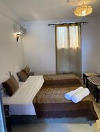 riad la joie