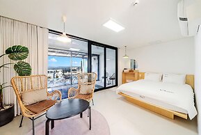 Gyeongju Heybreeze Pool Villa