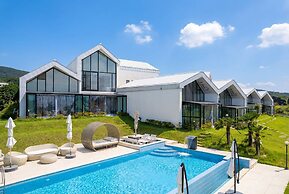 Gyeongju Heybreeze Pool Villa