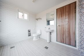 Geoje Gonggan Pool Villa