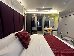 Hotel Flore