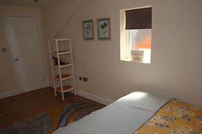 Apartment - Sleeps 4 - Near Castle & Town Centre