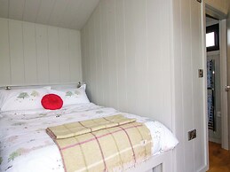 Leafy Oaks Cabin