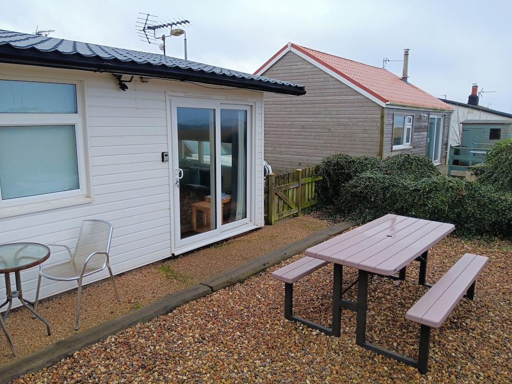 Bay View Chalet 2 Bed Sleeps 4 Pets Garden Beach