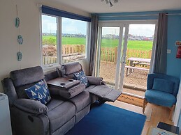 Bay View Chalet 2 Bed Sleeps 4 Pets Garden Beach
