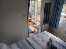 Bay View Chalet 2 Bed Sleeps 4 Pets Garden Beach