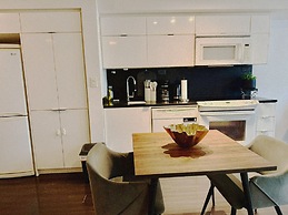 The Waterfront Suites