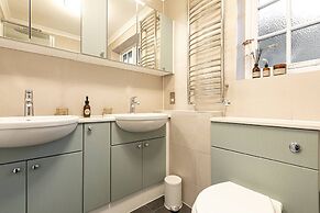 Hillside House in Oxfordshire