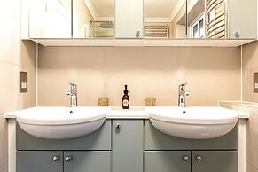 Hillside House in Oxfordshire