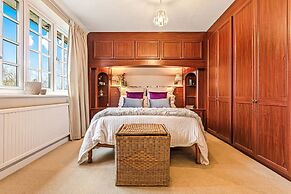 Hillside House in Oxfordshire
