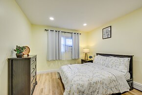 6 Mi to Lower Manhattan: Apt w/ Shared Patio!