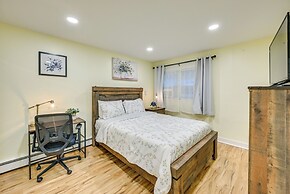 6 Mi to Lower Manhattan: Apt w/ Shared Patio!
