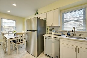 6 Mi to Lower Manhattan: Apt w/ Shared Patio!