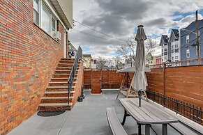 6 Mi to Lower Manhattan: Apt w/ Shared Patio!