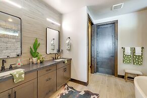 Mountain Modern and Spacious, Close to Everything!