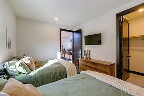 Mountain Modern and Spacious, Close to Everything!