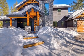 Mountain Modern and Spacious, Close to Everything!