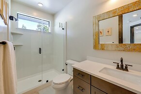 Mountain Modern and Spacious, Close to Everything!